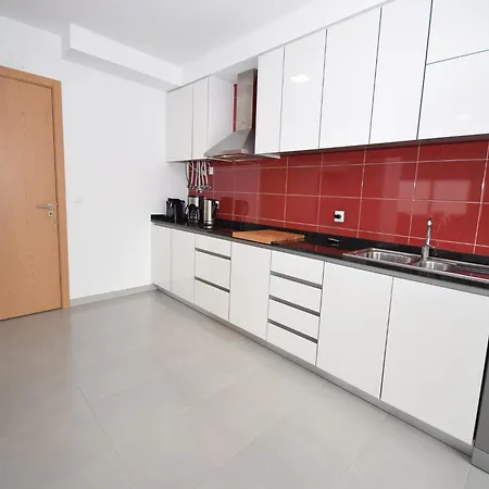 Modern With Private Swimming Pool * Famalicão