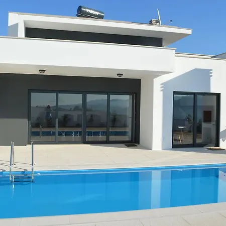 Modern With Private Swimming Pool * Famalicão