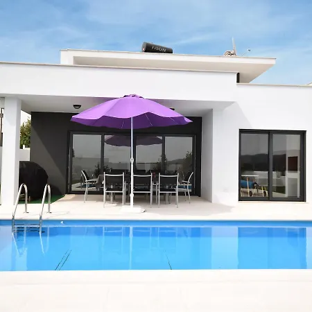 Modern With Private Swimming Pool * Famalicão