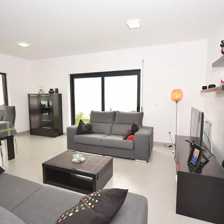 Vakantiehuis Modern With Private Swimming Pool *