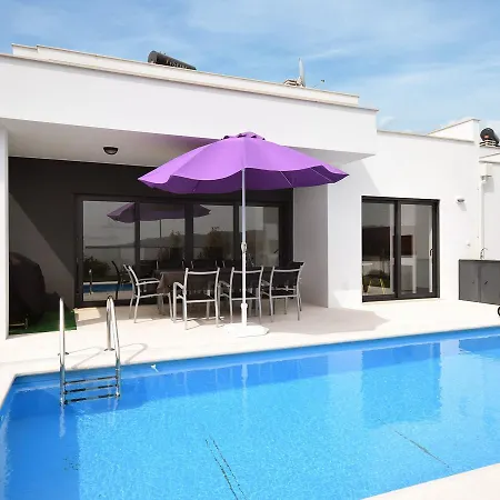 Vakantiehuis Modern With Private Swimming Pool *