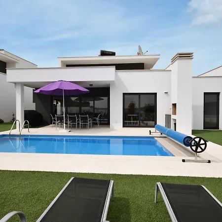 Vakantiehuis Modern With Private Swimming Pool *