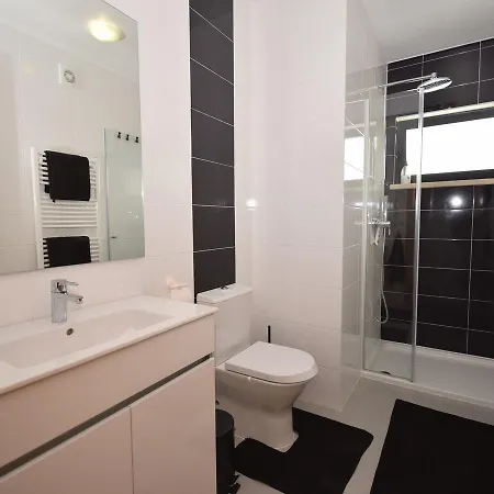 Vakantiehuis Modern With Private Swimming Pool *
